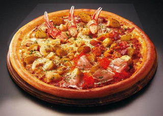 Illustration for article titled Some Truly Unusual Japanese Pizzas